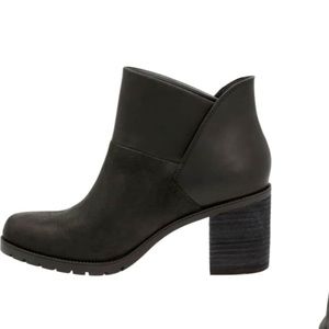 ISO Clark’s Malvet Helen Black Boot